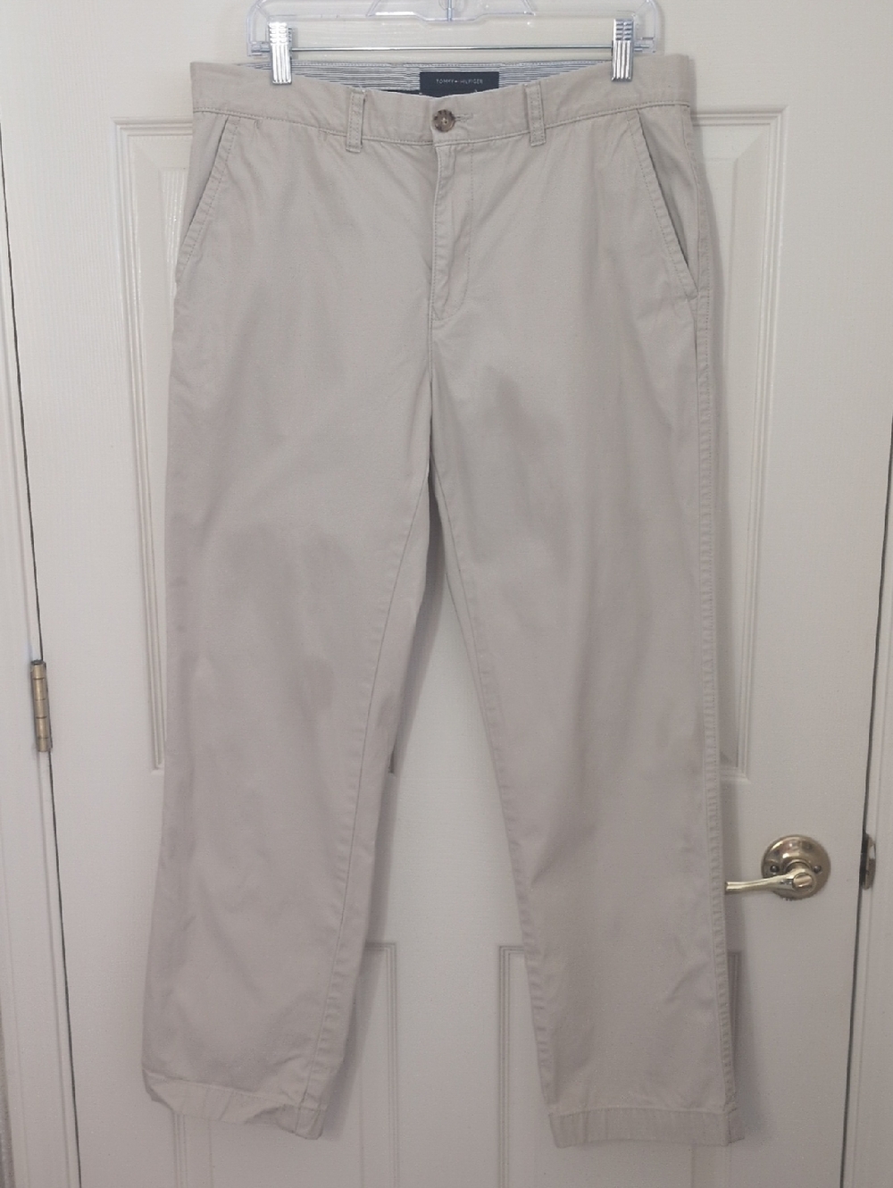 Tommy Hilfiger Men's Light Beige Chino Pants, 33/30, Excellent 👍